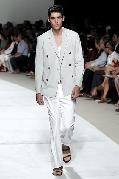 Look 13